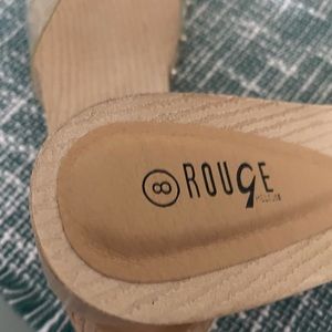 Clear strap small wedge sandals, color tan